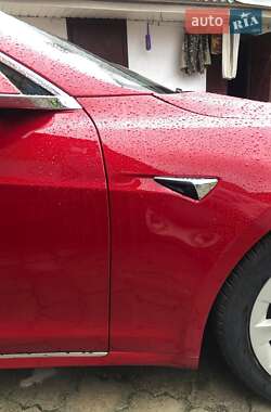 Лифтбек Tesla Model S 2017 в Любомле