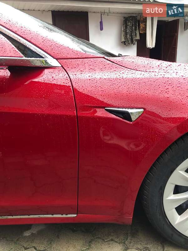 Лифтбек Tesla Model S 2017 в Тернополе