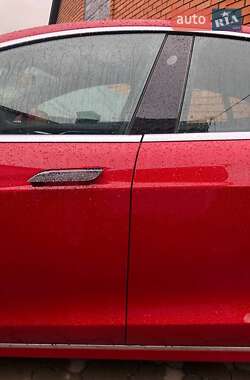 Лифтбек Tesla Model S 2017 в Любомле