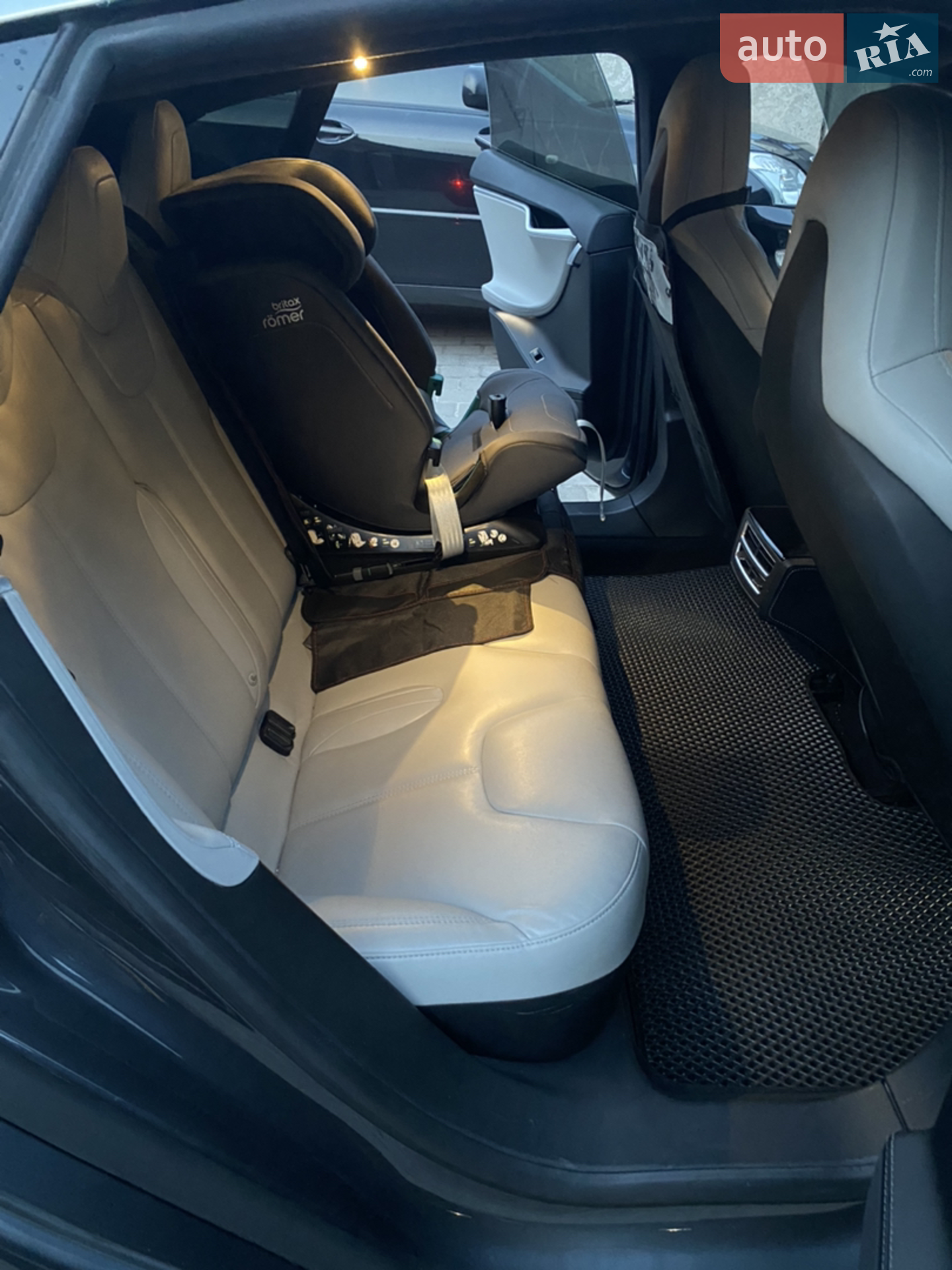2016 Tesla Model S - мініатюра 21