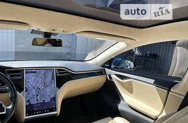 Лифтбек Tesla Model S 2017 в Кропивницком