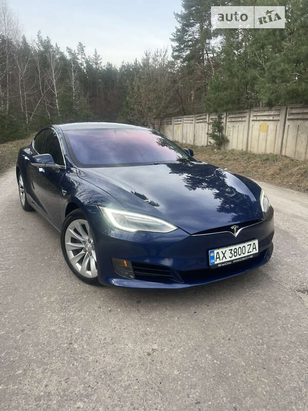 Ліфтбек Tesla Model S 2016 в Харкові