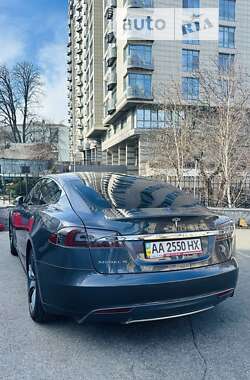 Лифтбек Tesla Model S 2014 в Киеве