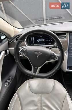 Лифтбек Tesla Model S 2013 в Черновцах