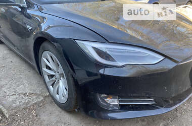 Ліфтбек Tesla Model S 2017 в Києві