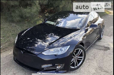 Лифтбек Tesla Model S 2014 в 