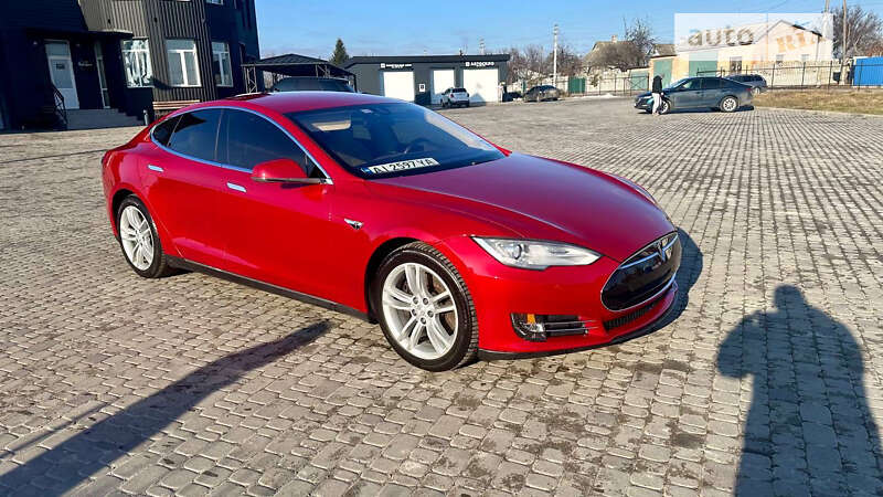 Лифтбек Tesla Model S 2015 в Белой Церкви