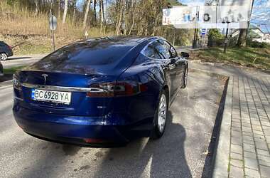 Лифтбек Tesla Model S 2016 в Львове