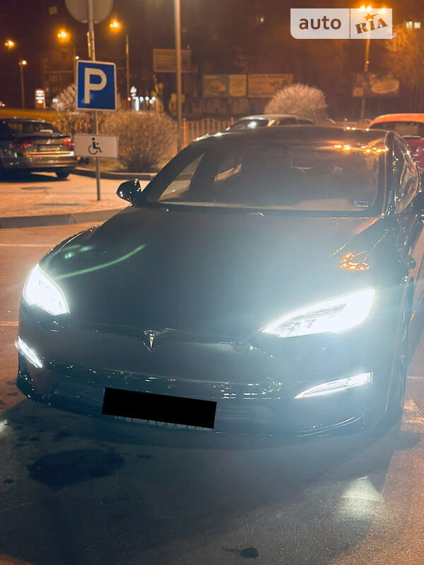 Лифтбек Tesla Model S 2021 в Полтаве