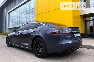 Лифтбек Tesla Model S 2017 в 