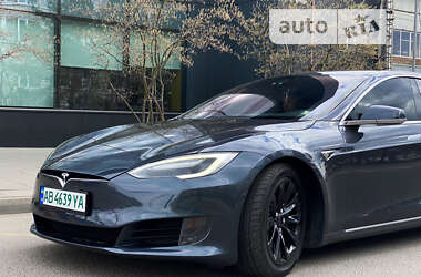 Лифтбек Tesla Model S 2017 в 