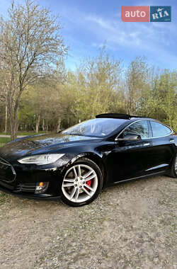 Ліфтбек Tesla Model S 2015 в Івано-Франківську