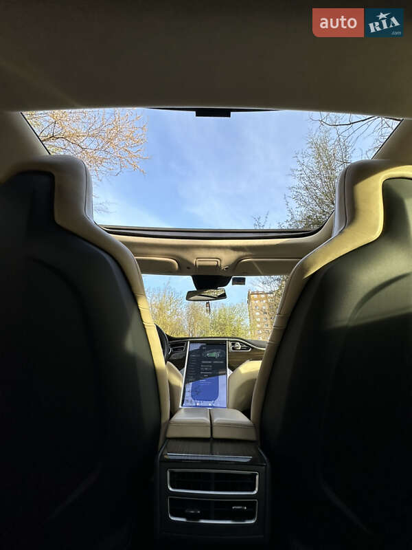 Лифтбек Tesla Model S 2015 в Ивано-Франковске фото 25 Лифтбек Tesla Model S 2015 в Ивано-Франковске