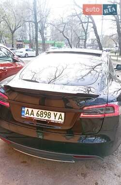 Лифтбек Tesla Model S 2015 в Киеве