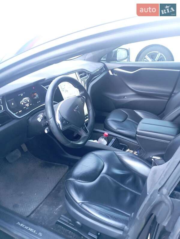 Лифтбек Tesla Model S 2015 в Киеве