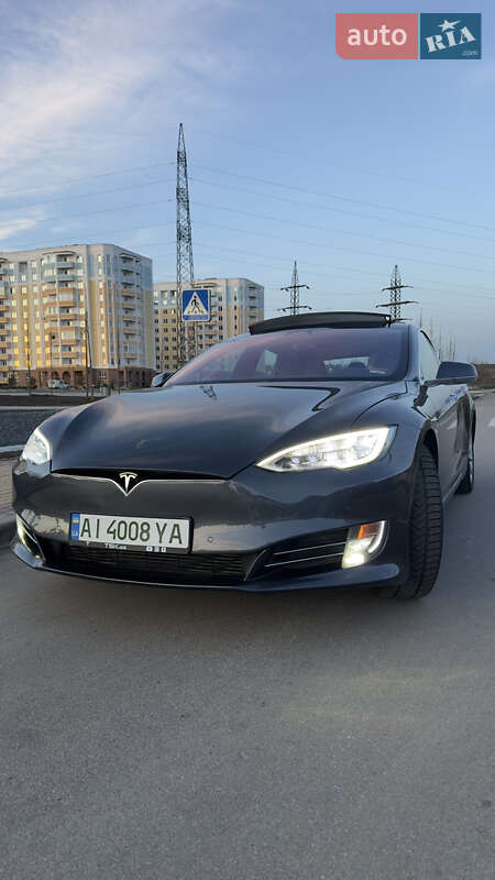 Tesla Model S 2018
