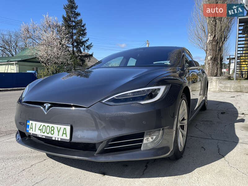 Лифтбек Tesla Model S 2018 в Буче