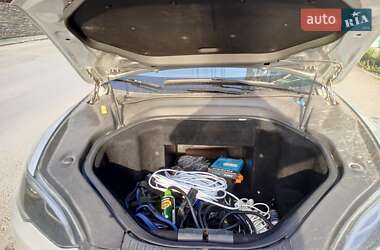 Лифтбек Tesla Model S 2013 в Каменец-Подольском