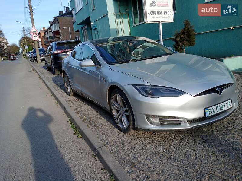 Лифтбек Tesla Model S 2013 в Каменец-Подольском