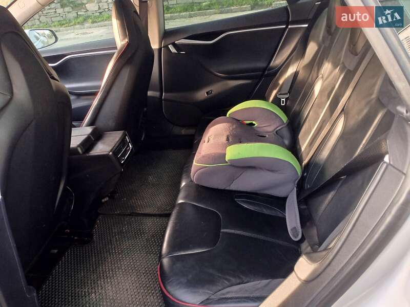 Лифтбек Tesla Model S 2013 в Каменец-Подольском