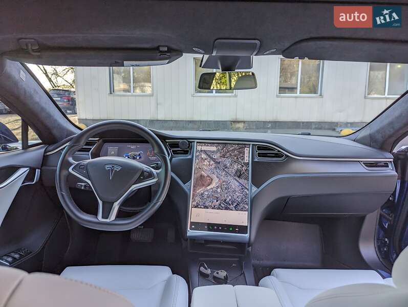 Лифтбек Tesla Model S 2018 в Киеве