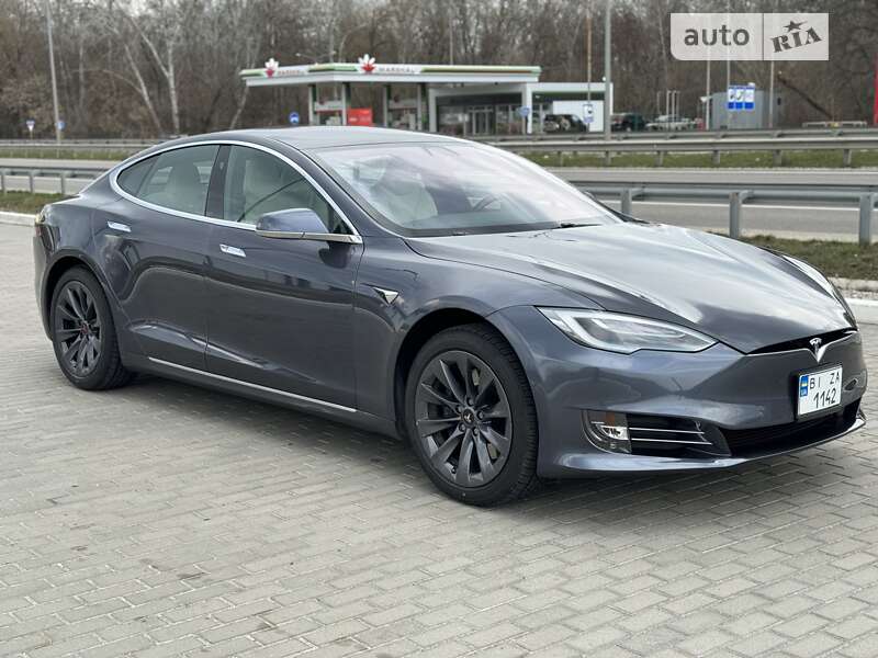 Лифтбек Tesla Model S 2020 в Полтаве