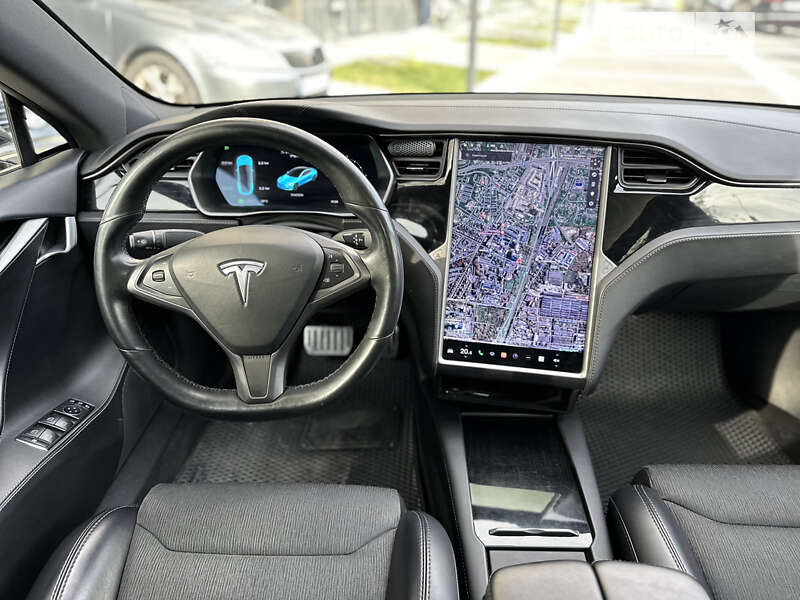 Ліфтбек Tesla Model S 2018 в Львові