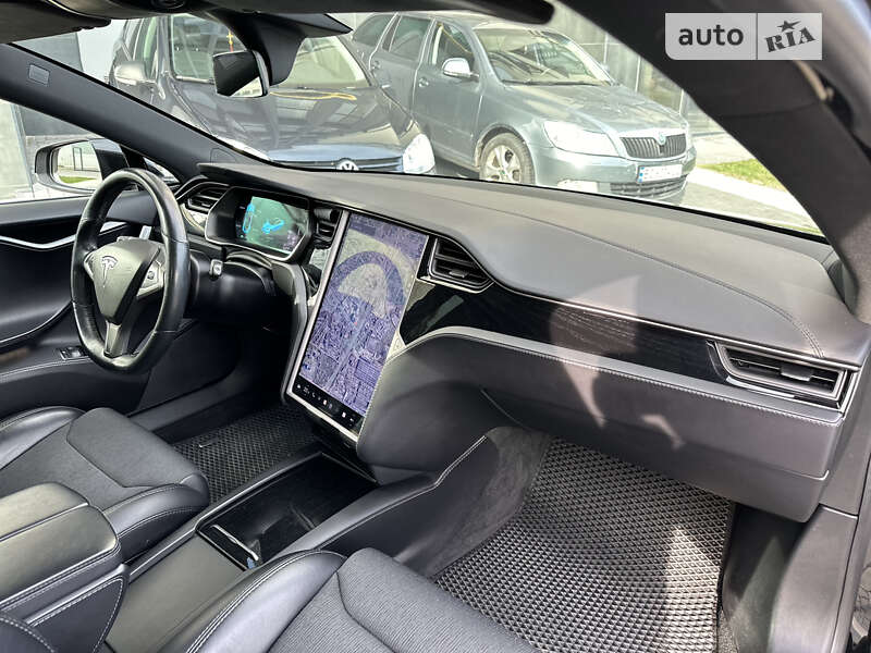 Ліфтбек Tesla Model S 2018 в Львові