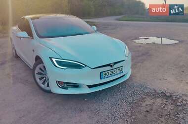 Лифтбек Tesla Model S 2016 в Чорткове