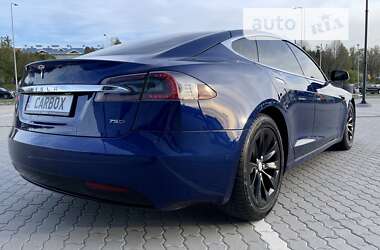 Ліфтбек Tesla Model S 2018 в Львові