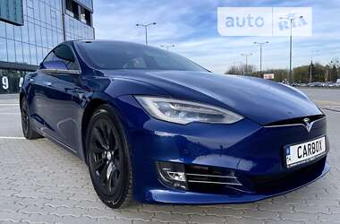 Лифтбек Tesla Model S 2018 в Львове