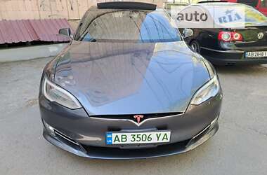 Лифтбек Tesla Model S 2017 в Виннице