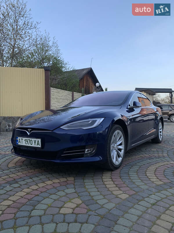 Лифтбек Tesla Model S 2019 в Косове
