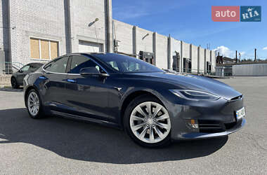 Лифтбек Tesla Model S 2018 в Буче