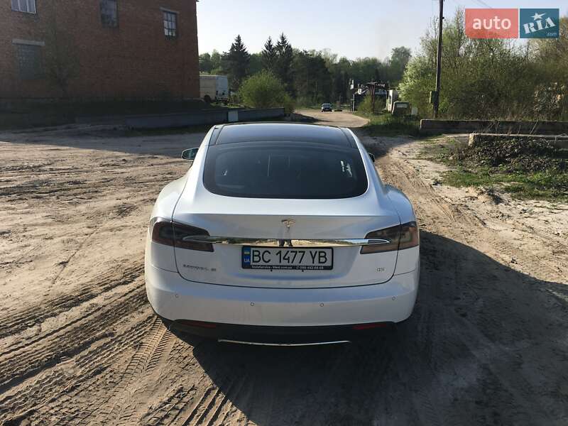 Ліфтбек Tesla Model S 2014 в Перемишлянах фото 6 Ліфтбек Tesla Model S 2014 в Перемишлянах