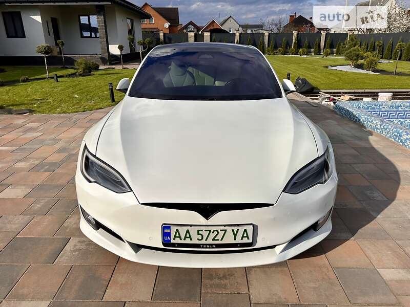 Лифтбек Tesla Model S 2017 в Борисполе
