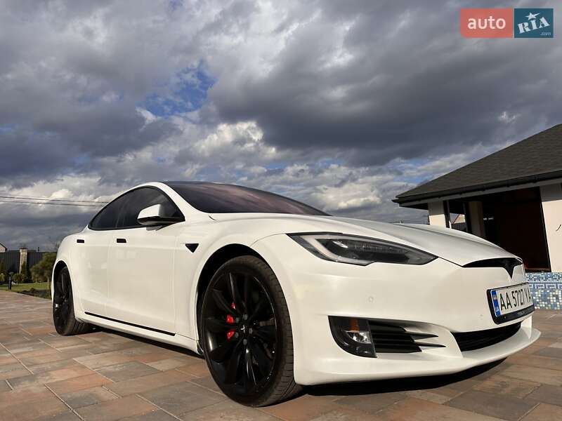 Ліфтбек Tesla Model S 2017 в Борисполі