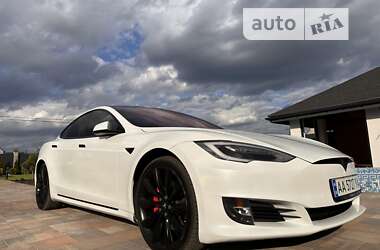 Лифтбек Tesla Model S 2017 в Борисполе