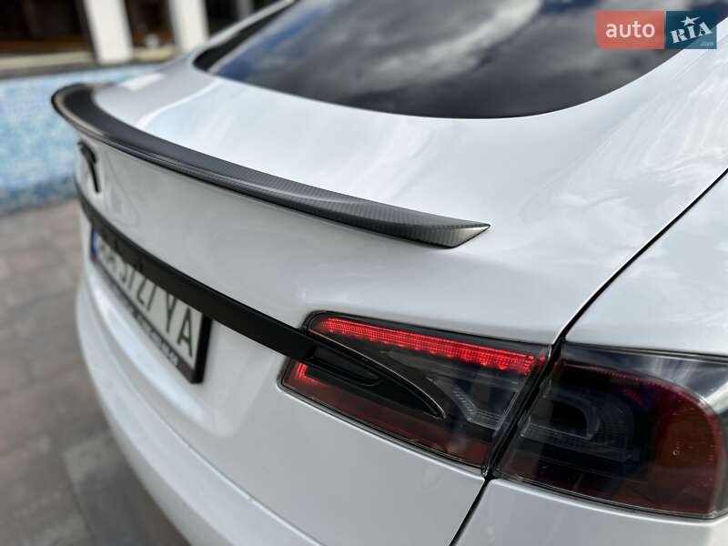 Ліфтбек Tesla Model S 2017 в Борисполі