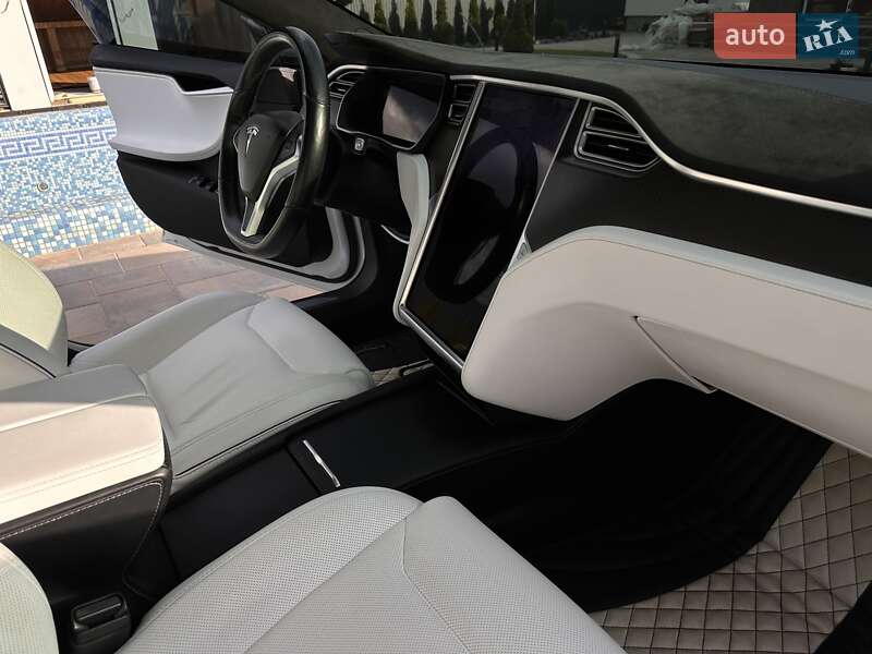Ліфтбек Tesla Model S 2017 в Борисполі