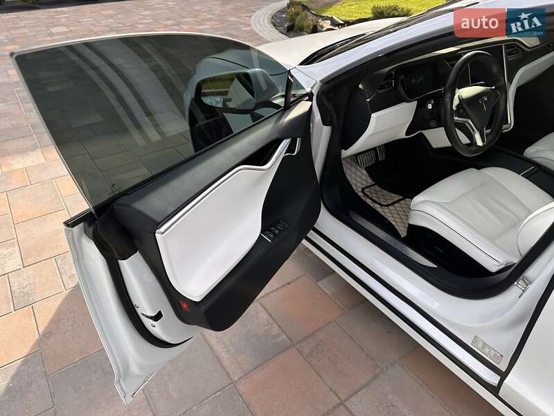 Ліфтбек Tesla Model S 2017 в Борисполі