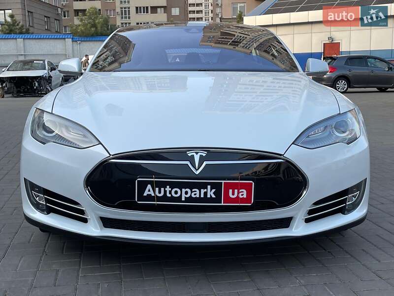 Лифтбек Tesla Model S 2015 в Одессе