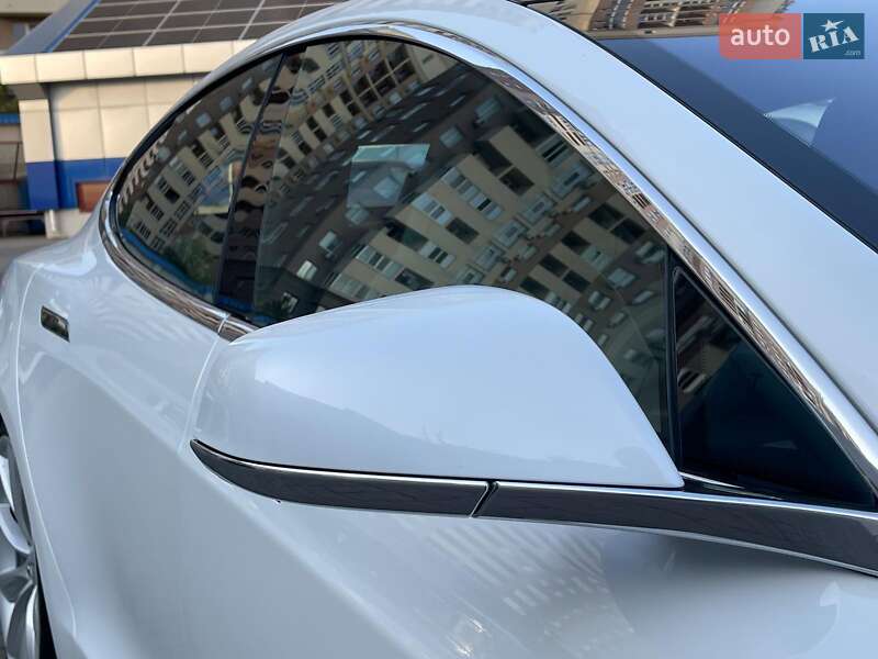 Лифтбек Tesla Model S 2015 в Одессе
