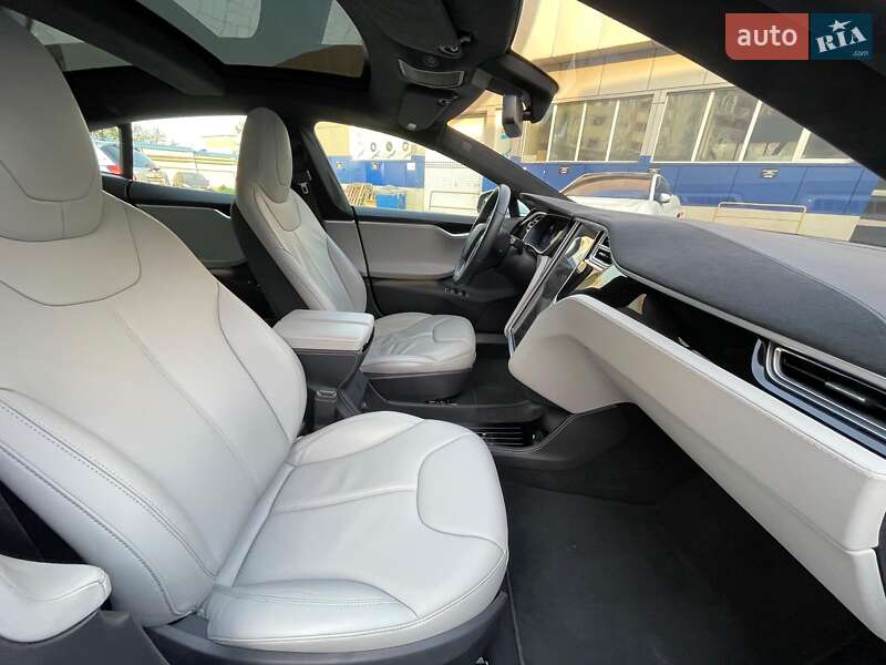 Лифтбек Tesla Model S 2015 в Одессе