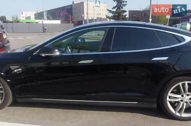 Лифтбек Tesla Model S 2015 в 