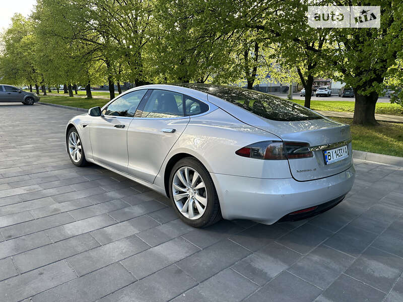 Лифтбек Tesla Model S 2016 в Полтаве
