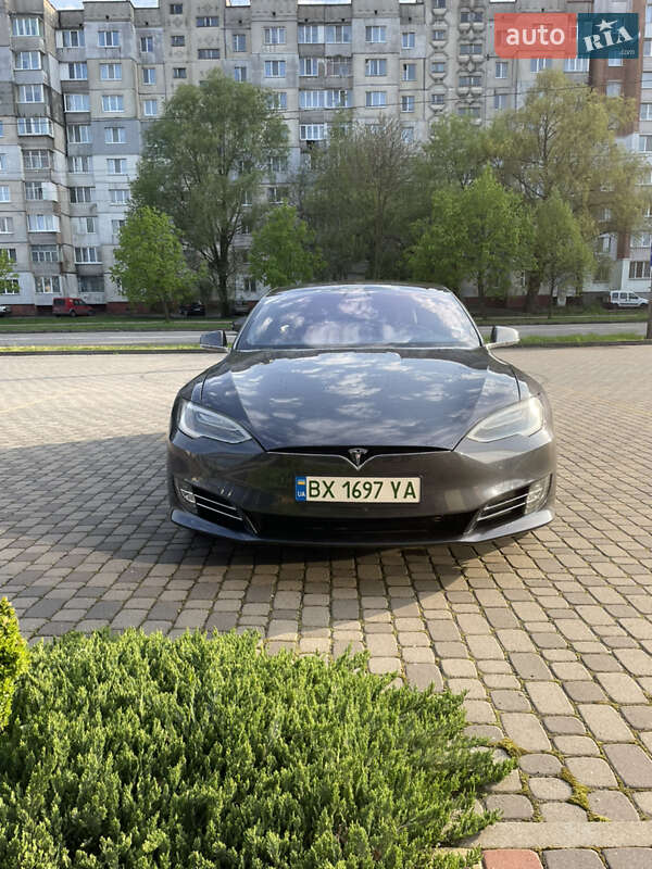 Лифтбек Tesla Model S 2017 в Хмельницком фото 4 Лифтбек Tesla Model S 2017 в Хмельницком