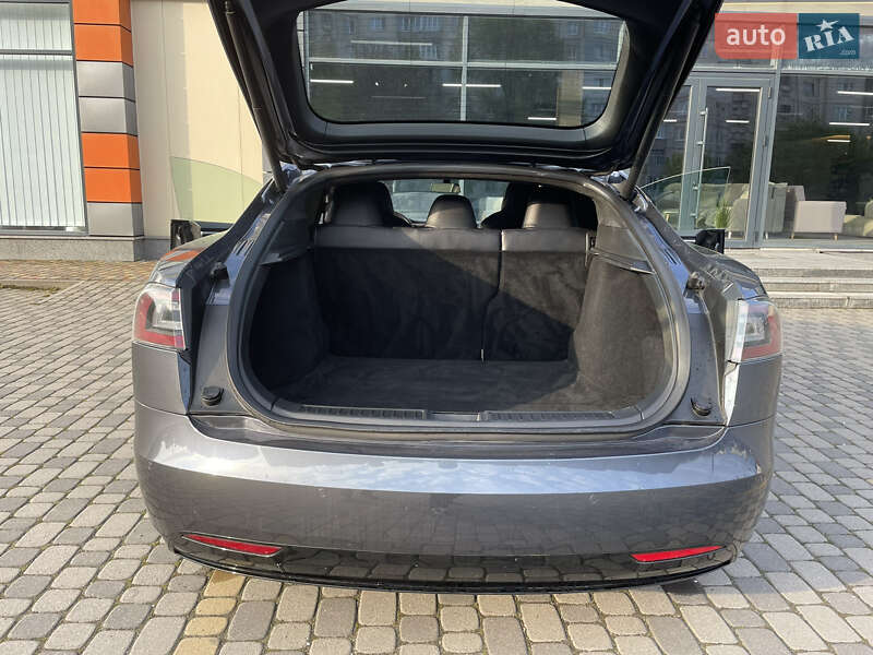 Лифтбек Tesla Model S 2017 в Хмельницком фото 13 Лифтбек Tesla Model S 2017 в Хмельницком