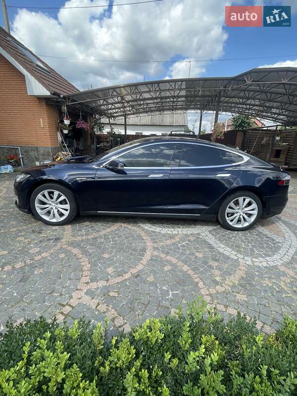 Ліфтбек Tesla Model S 2014 в Коростишеві