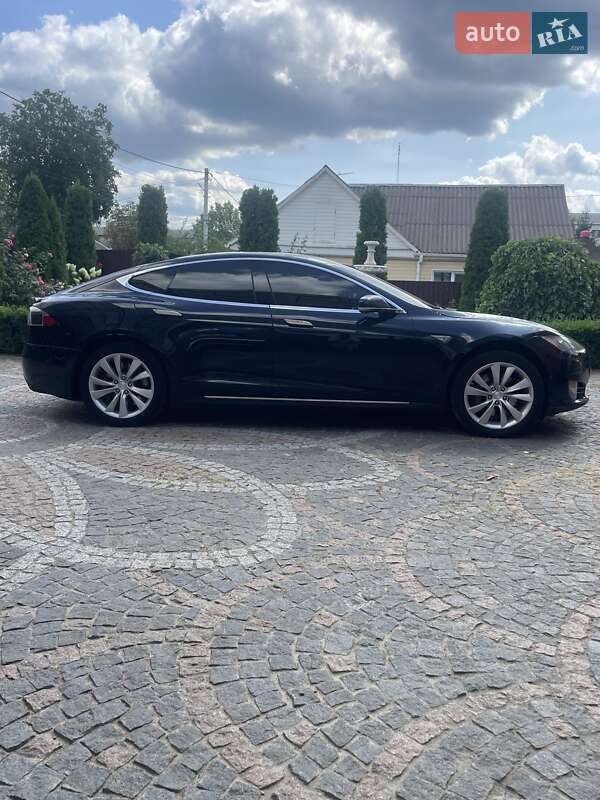 Ліфтбек Tesla Model S 2014 в Коростишеві